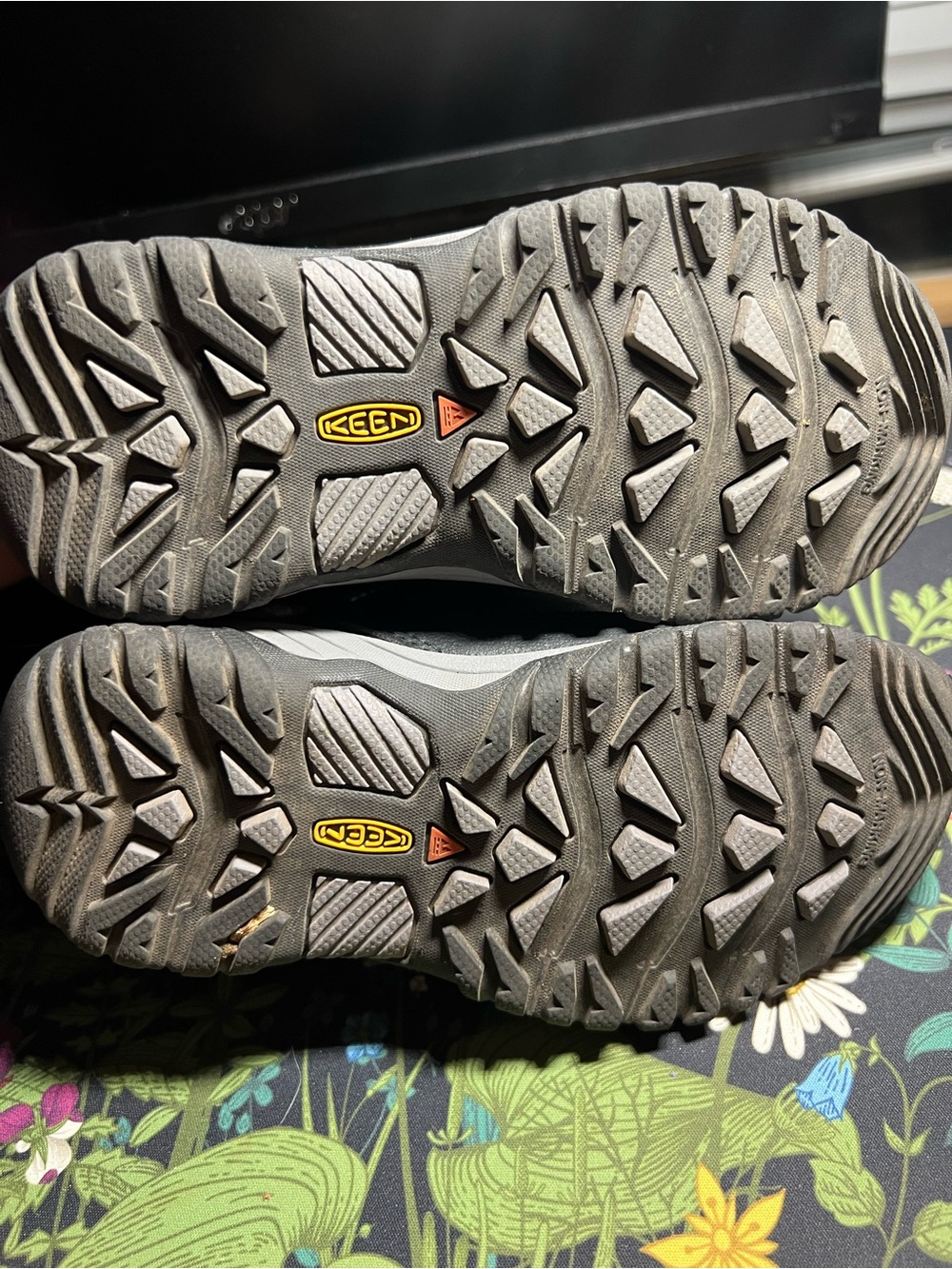 Keen Lace-Up Outdoor Sneakers in Pink and Black size 11 kids - Picture 4 of 5